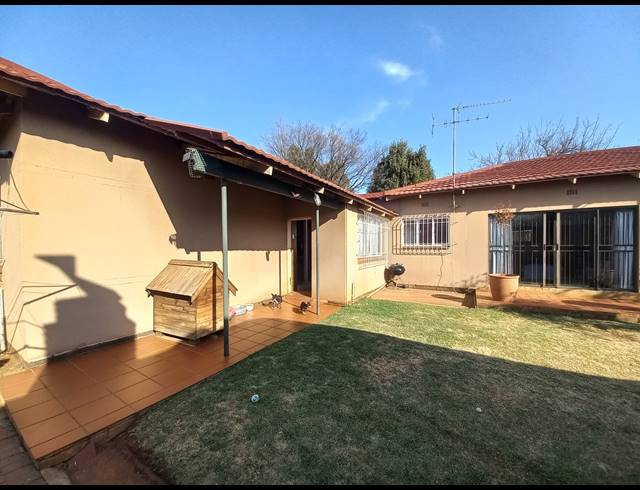 4 BEDROOM FREEHOLD FOR SALE IN CASSELDALE